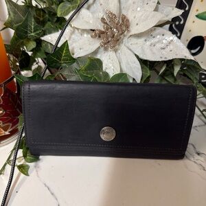 Elegant Coach  Black Leather Wallet